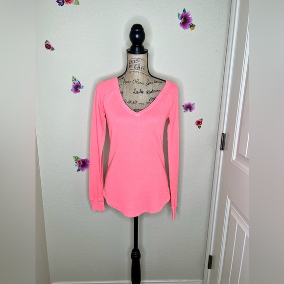 PINK Victoria’s Secret Long Sleeve Thermal Sleepwear Top in Pink Size M - Picture 2 of 12